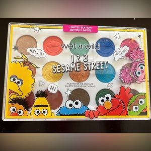 Wet N Wild 123 Sesame Street Palette for eyes and face Limited Edition